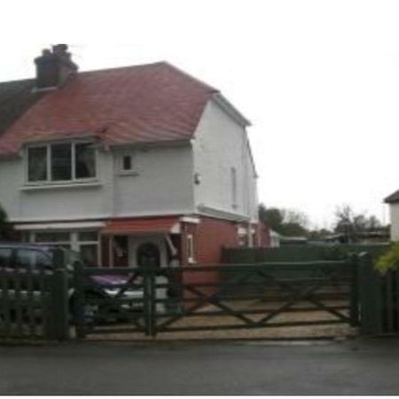 Maidstone Family Homes Upper Road Cottage Bagian luar foto