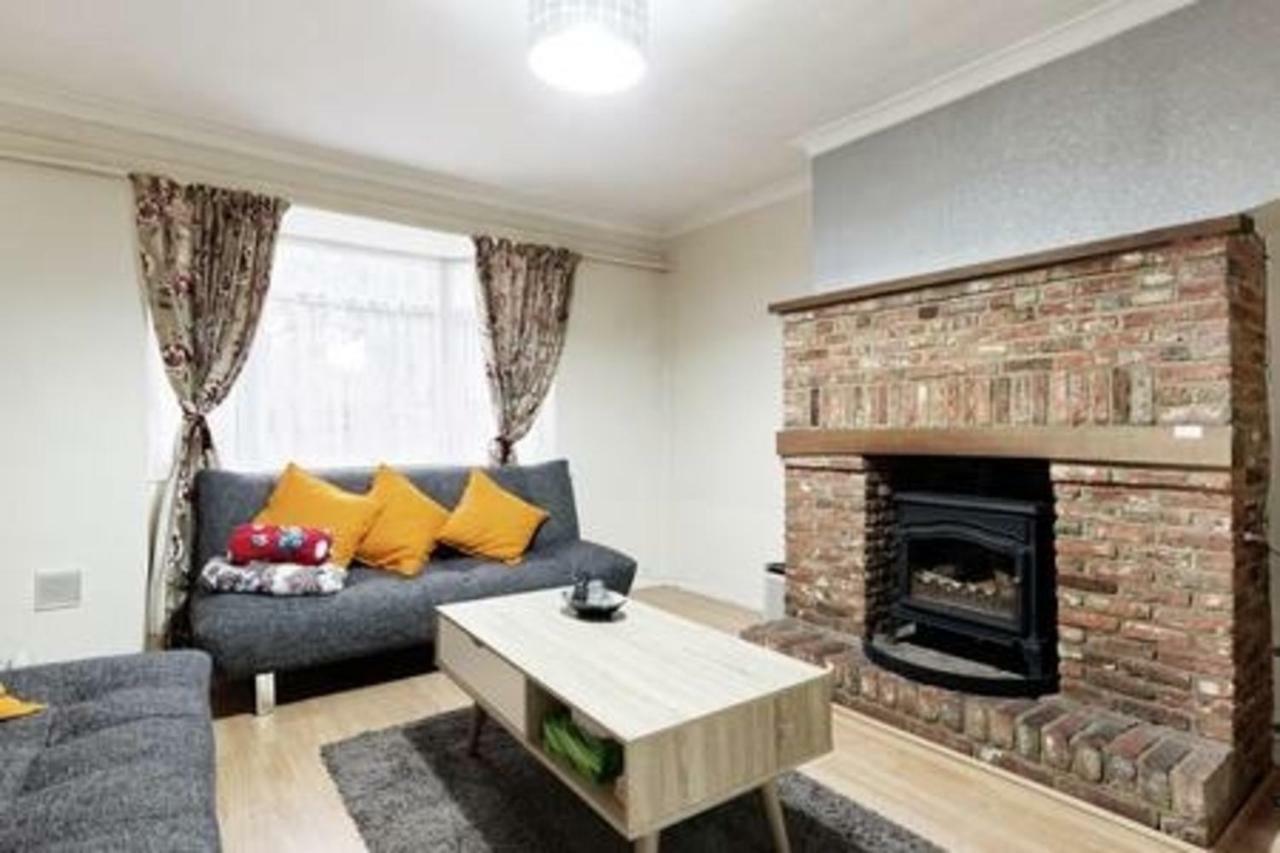 Maidstone Family Homes Upper Road Cottage Bagian luar foto