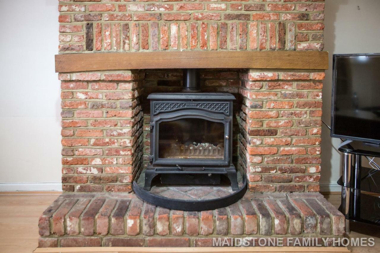 Maidstone Family Homes Upper Road Cottage Bagian luar foto