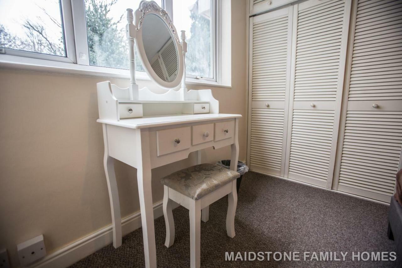 Maidstone Family Homes Upper Road Cottage Bagian luar foto
