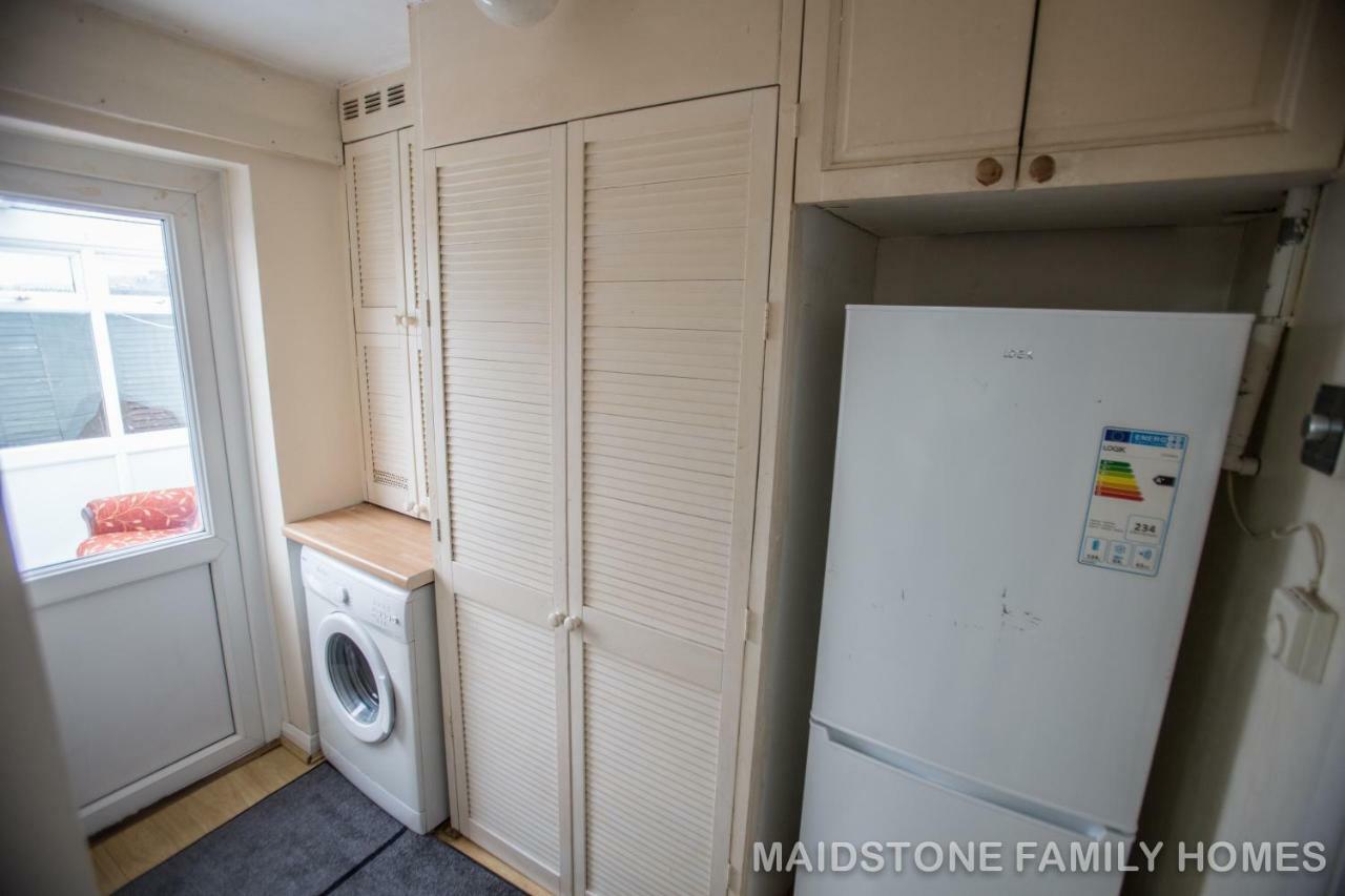 Maidstone Family Homes Upper Road Cottage Bagian luar foto