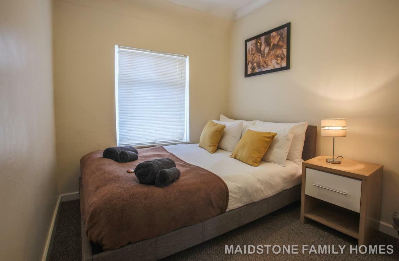Maidstone Family Homes Upper Road Cottage Bagian luar foto