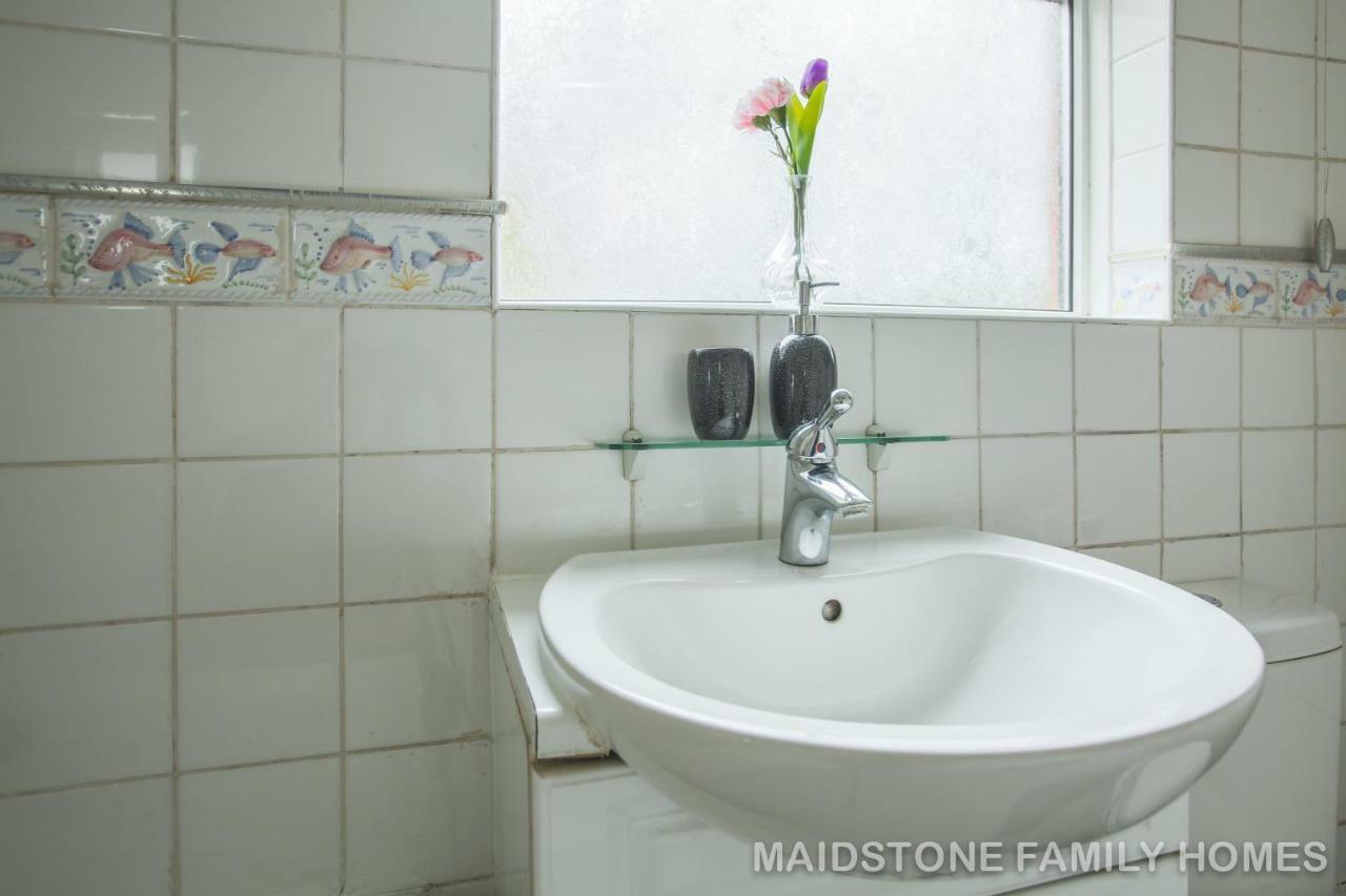 Maidstone Family Homes Upper Road Cottage Bagian luar foto