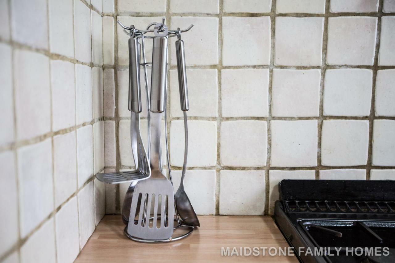 Maidstone Family Homes Upper Road Cottage Bagian luar foto