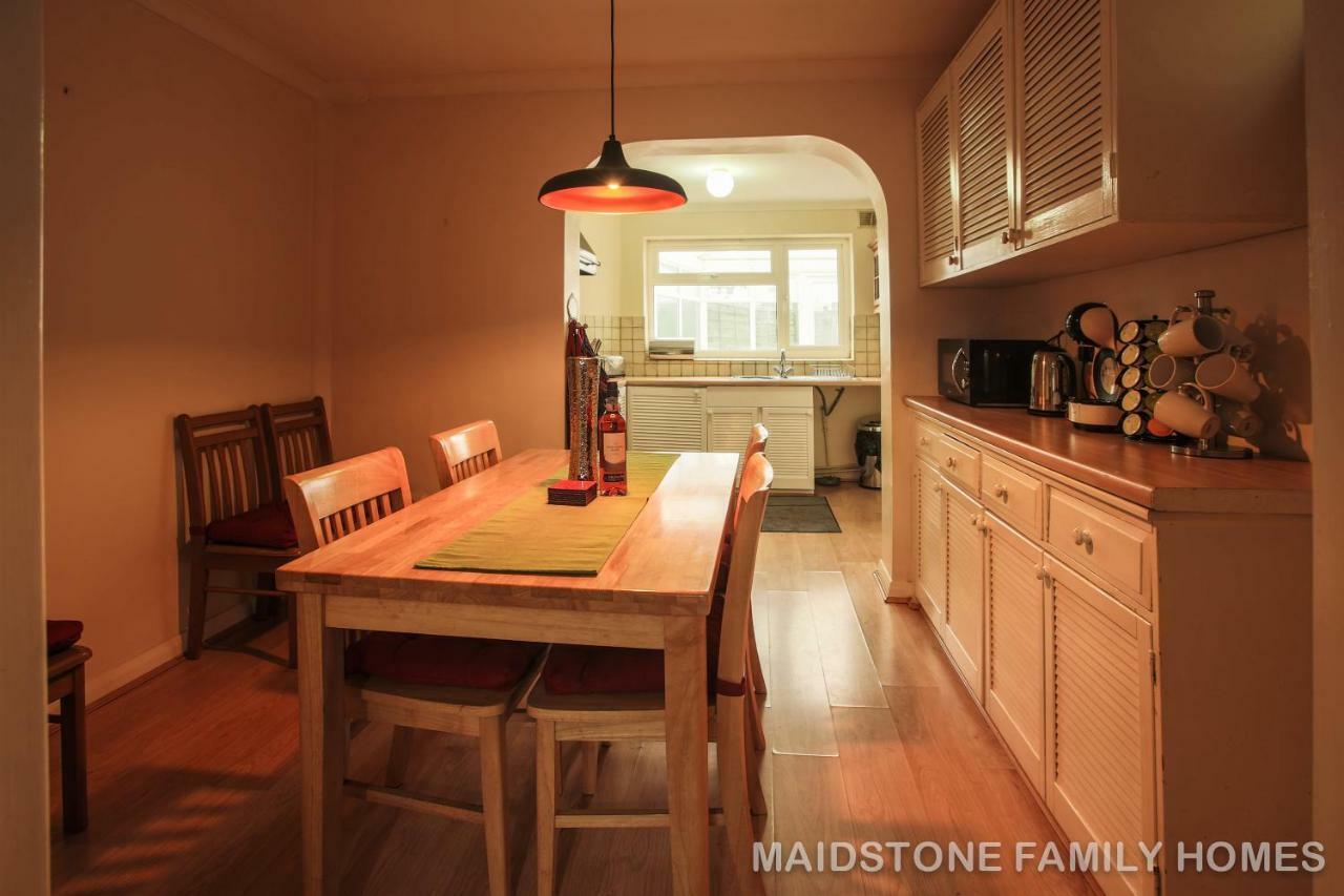 Maidstone Family Homes Upper Road Cottage Bagian luar foto